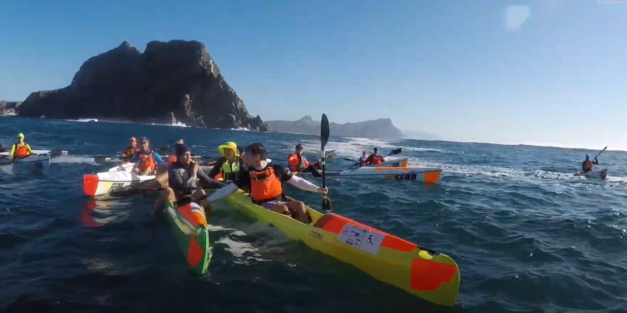 PADDLING AROUND THE PICTURESQUE CAPE POINT